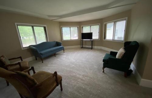 Willmar House | Best Deal-8 beds- Perfect for large Team
