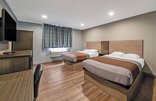 Foxboro Hotel | Best for Unwinding! Free Breakfast, 2 Convenient Units w/Free Parking!