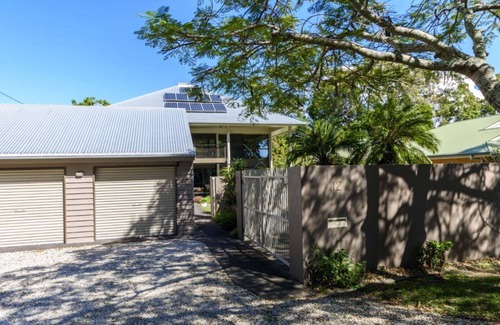 Bongaree House | Best Friends Beach House
