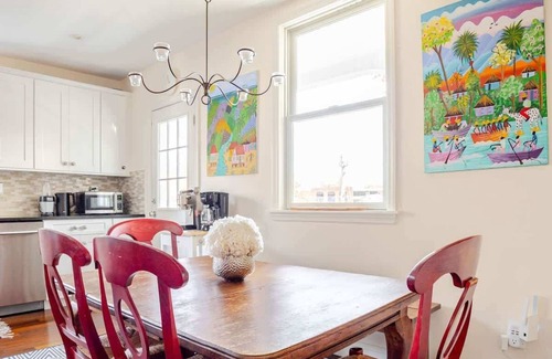 Greenwich Apartment | Best hotel alternative for big group, near train