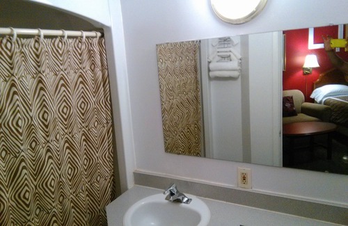 Smiths Falls Hotel | Best Inn Motel