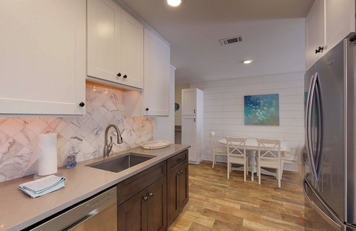 Saint Simons Island Cottage | Best Location! 5 Minute Stroll To The Beach
