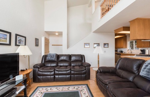 Marine Terrace House | Best Location AND Pet-Friendly! Just Steps Away From Fiscalini Ranch!