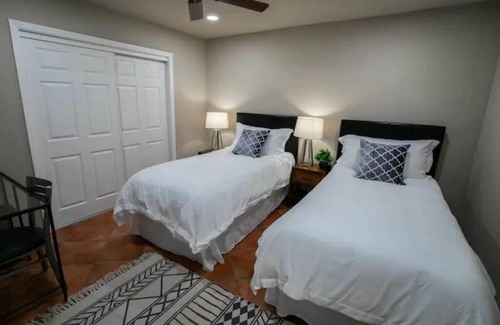 Village Estates House | Best Location in Scottsdale, 8 Bedroom House, Heated Pool, Spa, Game room, BBQ, Putting Green