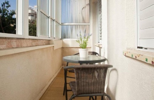 Tel Aviv City Center Apartment | Best location in Tel Aviv: next to trendy Dizengoff & Peaceful Gordon st & Beach