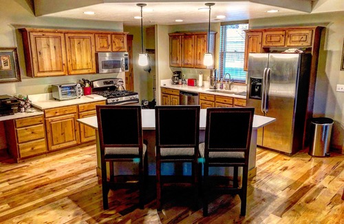 North Park City Condo | BEST Location Park City: Walk In Out Ski. Old Town, Sundance, Garage parking