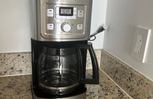 Sunny Isles Beach Condo | Best location at Sunny Isles. 5 min walk to the beach.STR-02909