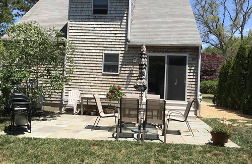 East Chop House | BEST LOCATION * Walk to Town/Beaches * Fun and Relaxing