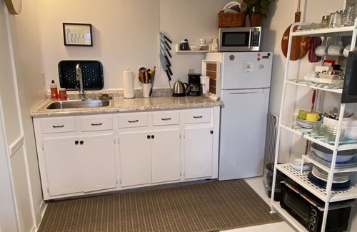 Wewahitchka House | ↠» Best of Both Bungalow «↞ 20 min to the Beach!