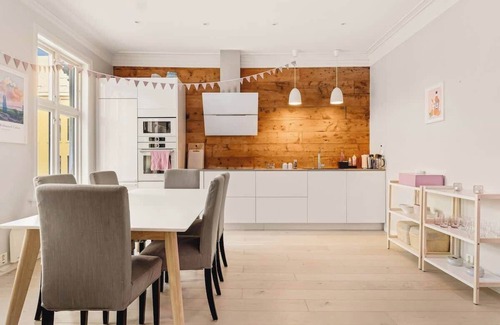Nygard Apartment | Best of Both Worlds - 80sqm with 2 baths & Bathtub