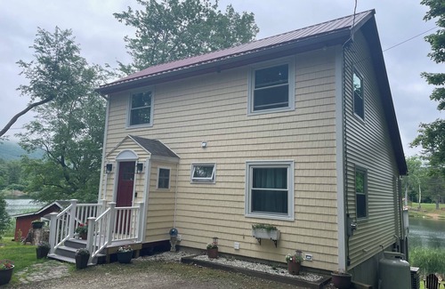 North Adams House | Best of the Berkshires with Mt. Views, Museums, Paddling, Hiking & On the Water!