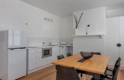 North Hobart House | Best on Letitia Central spacious stylish sleeps 6