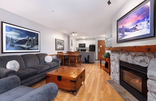 Upper Village Condo | Best Ski-In-Out 4Couples | 3HotTubs + Netflix | Slopeside Blackcomb | The Aspens