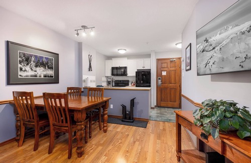 Upper Village Condo | Best Ski-In-Out 4Couples | 3HotTubs + Netflix | Slopeside Blackcomb | The Aspens
