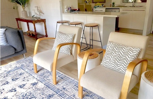 Trinity Beach House | Best Value Cairns Holiday Home! - Trinity Beach Getaway: Spa, pool, beach, sun.