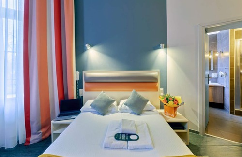 Contades Hotel | Best Value, Quality Stay! Near Museum Œuvre Notre-Dame! Pets are Allowed!