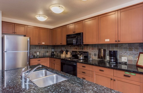 Mammoth Lakes Condo | Best Village Lodge Location, Top Floor, Luxury Finishes