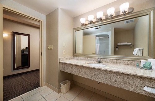 Brantford Hotel | Best Western Brantford Hotel & Conference Centre