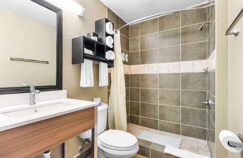 California City Hotel | Best Western California City Inn & Suites