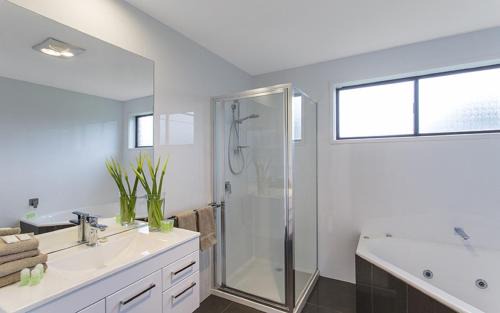 Warrnambool Hotel | Best Western Colonial Village Motel