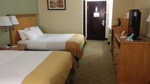 Schererville Hotel | Best Western Crossroads Inn