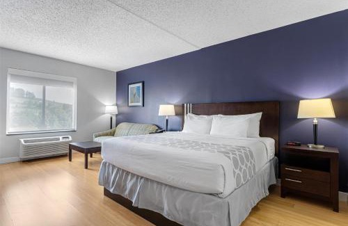 Bentleyville Hotel | Best Western Garden Inn