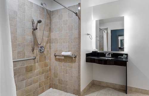 Bentleyville Hotel | Best Western Garden Inn