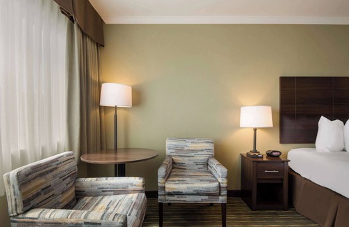 Coos Bay Hotel | Best Western Holiday Hotel