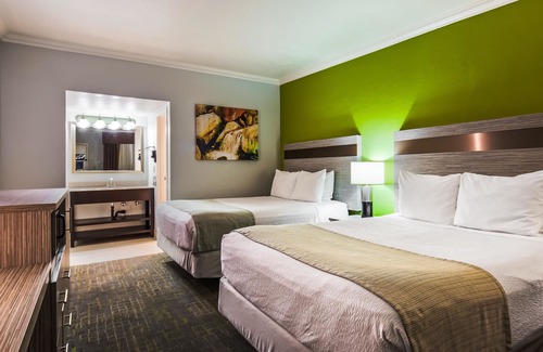 North Mountain Hotel | Best Western InnSuites Phoenix Hotel & Suites