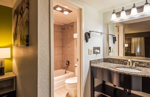 North Mountain Hotel | Best Western InnSuites Phoenix Hotel & Suites