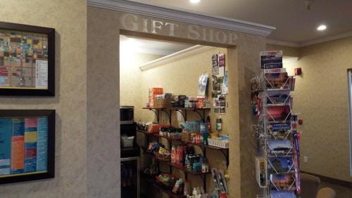 Ludington Hotel | Best Western Lakewinds