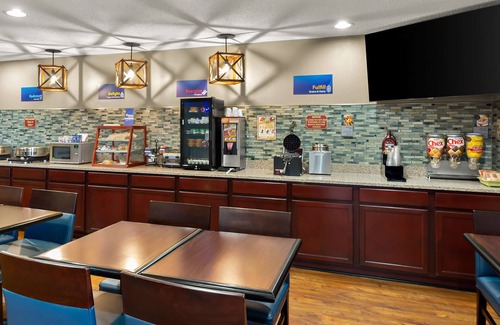 Hebron Hotel | Best Western Lakewood Inn