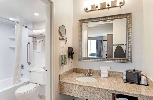 Rockville Centre Hotel | Best Western Mill River Manor