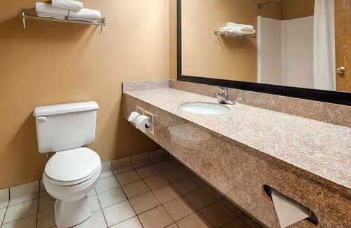 Saugatuck Hotel | Best Western Plaza Hotel Saugatuck