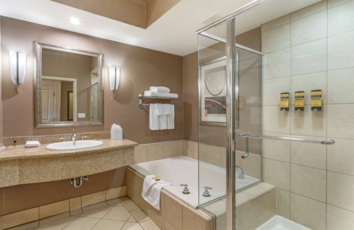 East Peralta Hotel | Best Western Plus Bayside Hotel