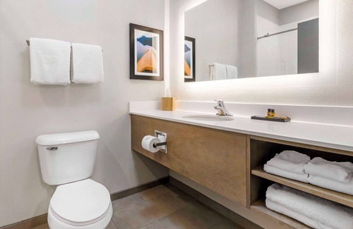 La Crescent Hotel | Best Western Plus LaCrescent/LaCrosse