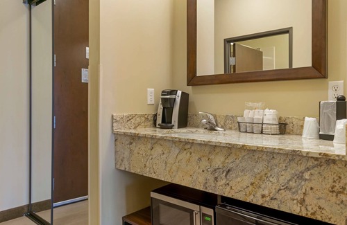 Lacey Hotel | Best Western Plus Lacey Inn & Suites