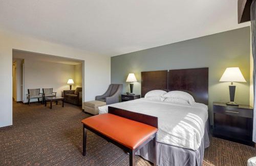 Carter Lake Hotel | Best Western Plus Omaha Airport Inn