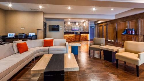Albany Hotel | Best Western Plus Prairie Inn