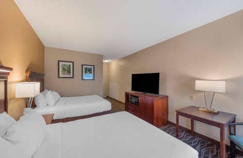 Russellville Hotel | Best Western Plus Russellville Hotel & Suites