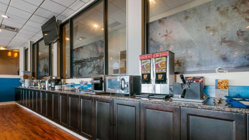 Silverdale Hotel | Best Western Plus Silverdale Beach Hotel