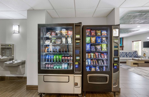 Springfield Hotel | Best Western Plus Springfield Airport Inn