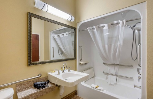 Springfield Hotel | Best Western Plus Springfield Airport Inn