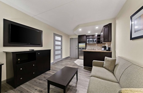 Black Creek Hotel | Best Western Plus Toronto North York Hotel & Suites