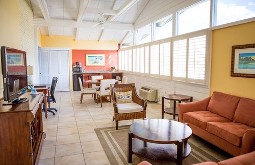 Downtown Dunedin Hotel | Best Western Plus Yacht Harbor Inn