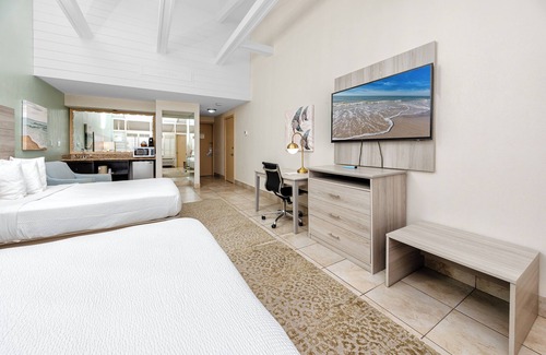 Downtown Dunedin Hotel | Best Western Plus Yacht Harbor Inn