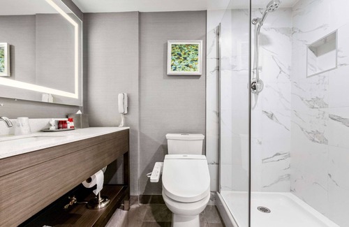 Calgary Hotel | Best Western Premier Calgary Plaza Hotel & Conference Centre