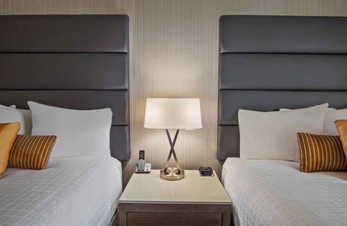 Calgary Hotel | Best Western Premier Calgary Plaza Hotel & Conference Centre