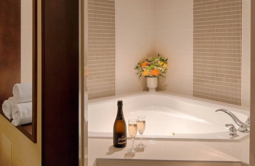 Leduc Hotel | Best Western Premier Denham Inn & Suites
