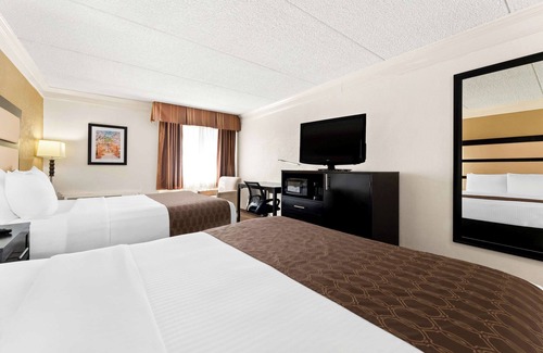 Macon Hotel | Best Western Riverside Inn